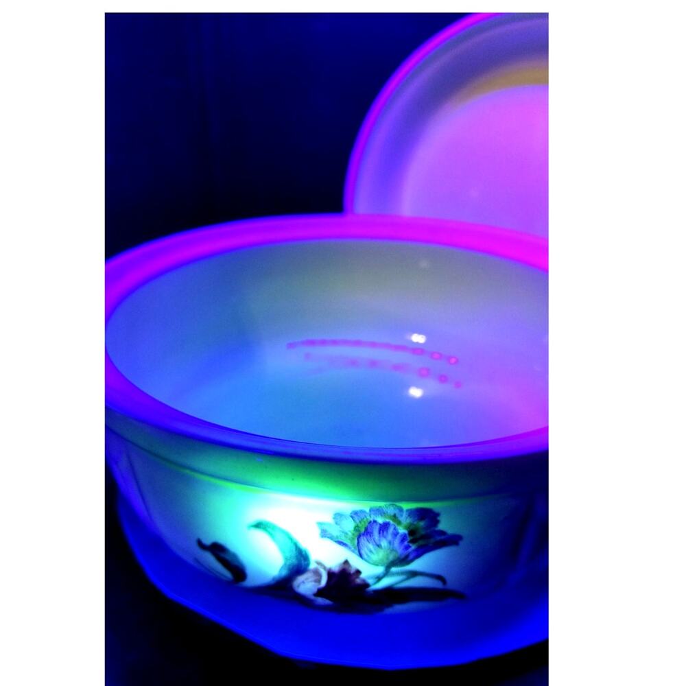 736. Halls Superior Kitchenware Covered Casserole Dish UV Reactive - Picture 3 of 8